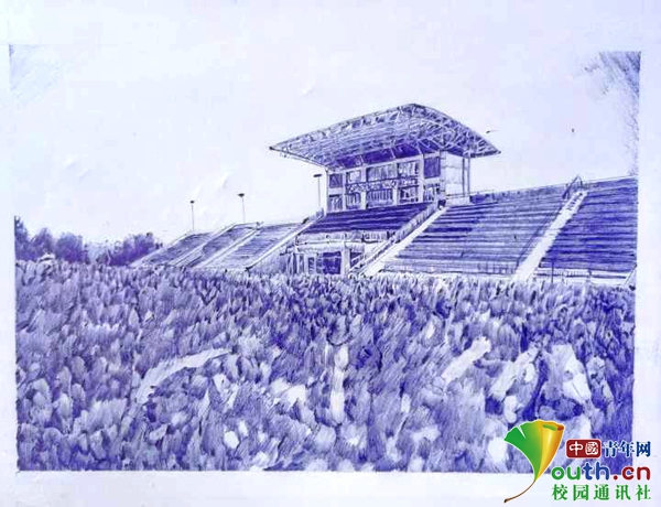 男子大學生が母校の創(chuàng)立20周年を記念して描いたボールペン畫が話題　