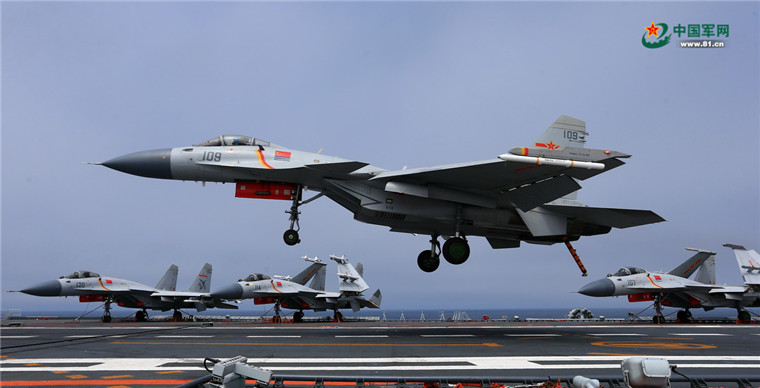 「遼寧」艦隊(duì)が遠(yuǎn)洋で訓(xùn)練　海軍創(chuàng)設(shè)69周年を祝う