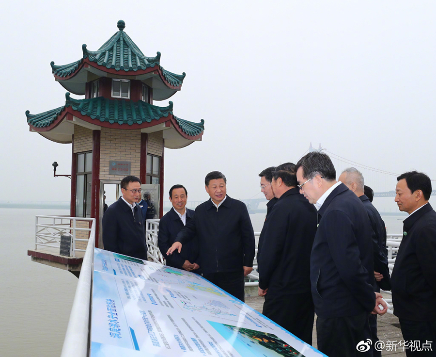 習近平総書記が船で長江視察
