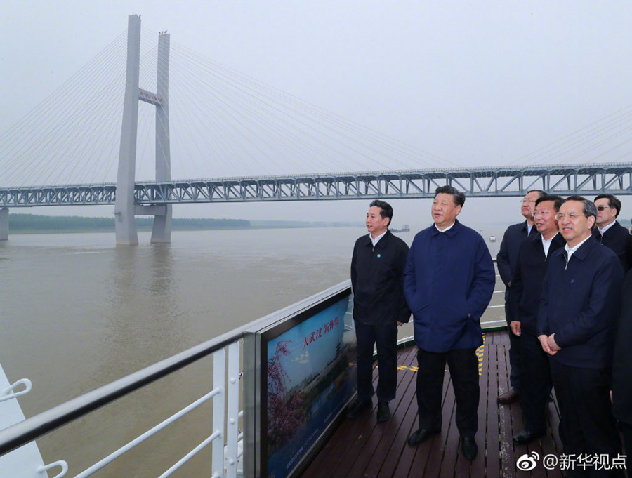 習(xí)近平総書記が船で長江視察