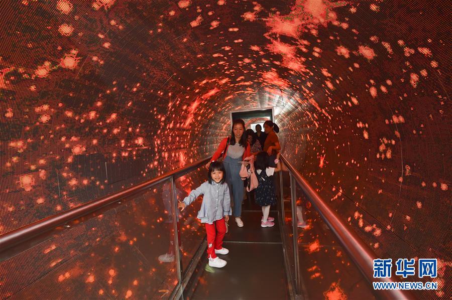 中國各地で「メーデー」連休スタート