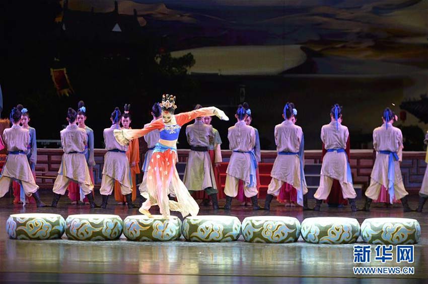 敦煌で世界初上演となる2018年版大型舞臺劇「絲路花雨」