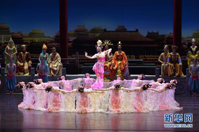 敦煌で世界初上演となる2018年版大型舞臺劇「絲路花雨」