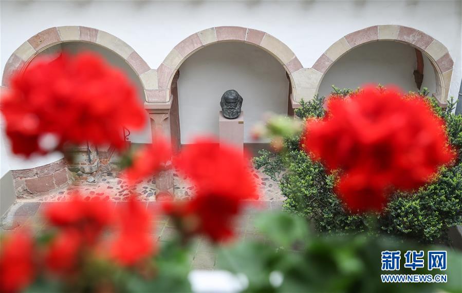 マルクス生誕200周年　ドイツのマルクス舊居を訪ねる