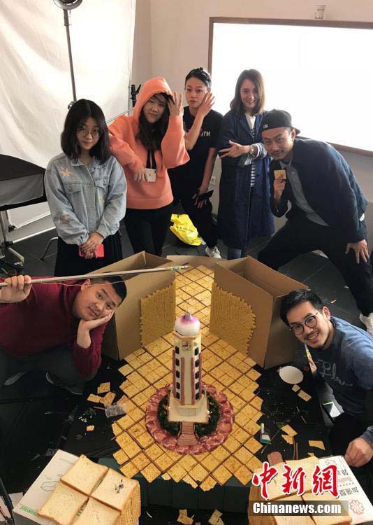 9800種類の食材で地元?重慶の有名スポットを造り上げた若者たち