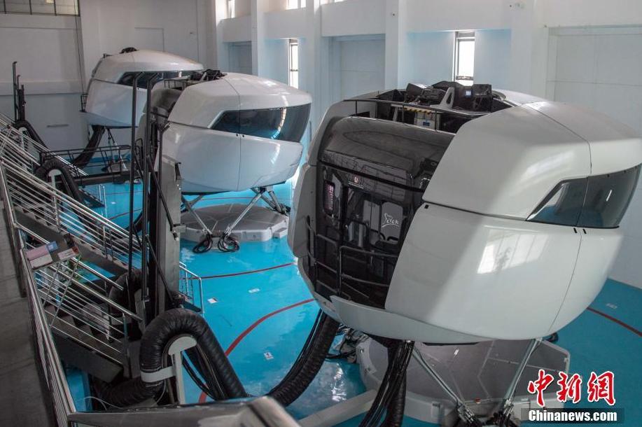 1日平均千人が訓(xùn)練、アジア最大の飛行シミュレーション訓(xùn)練基地