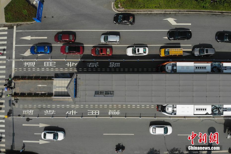 世界初のスマートレール電車が湖南省で試験運行を開始