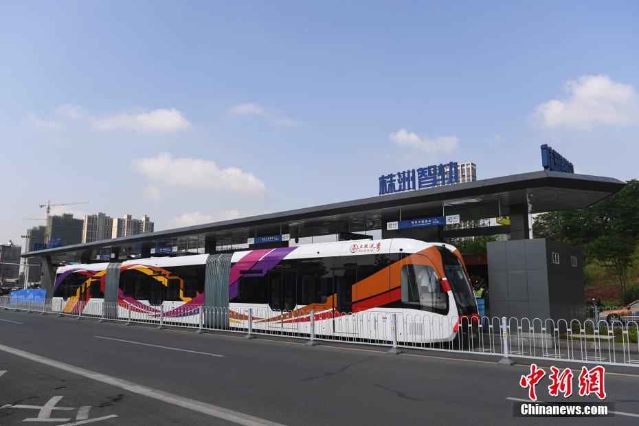 世界初のスマートレール電車が湖南省で試験運(yùn)行を開始