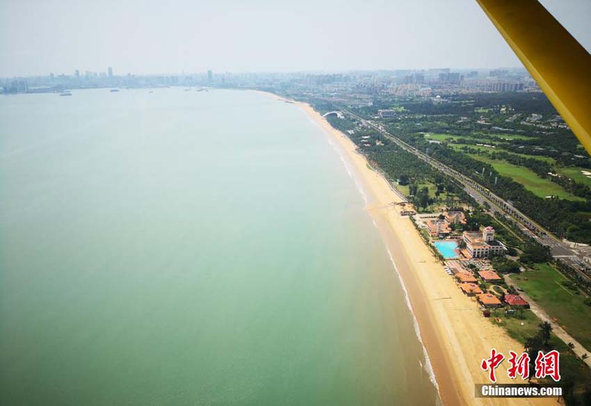 海口市で水上飛行機(jī)の空中遊覧航空路線が開(kāi)通　海南省