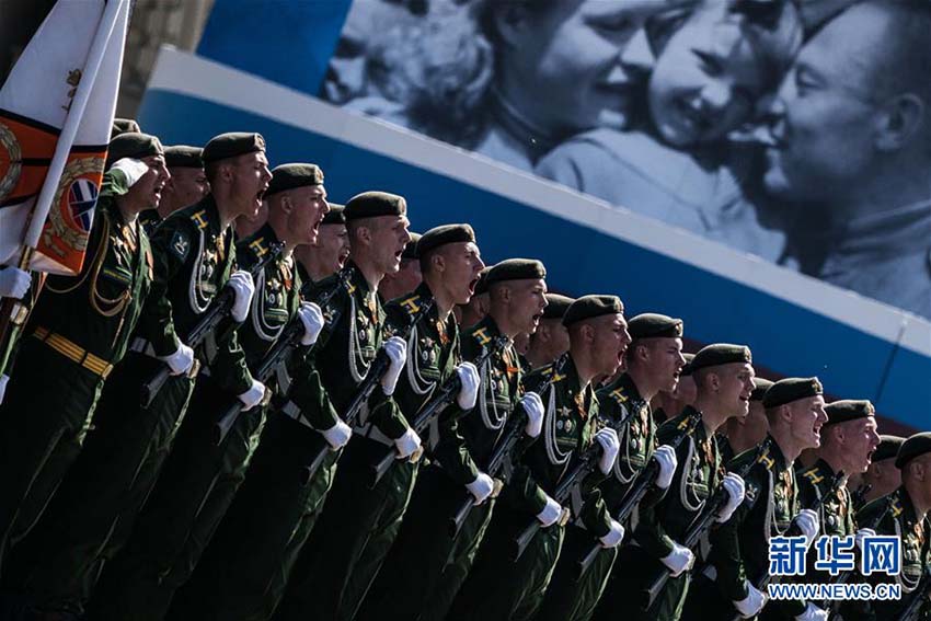 ロシアで盛大な閲兵式　獨(dú)ソ戦勝利73周年を祝う「勝利の日」