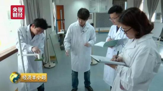 中國が超薄ガラスの生産に成功　厚さはなんとコピー用紙とほぼ同じ