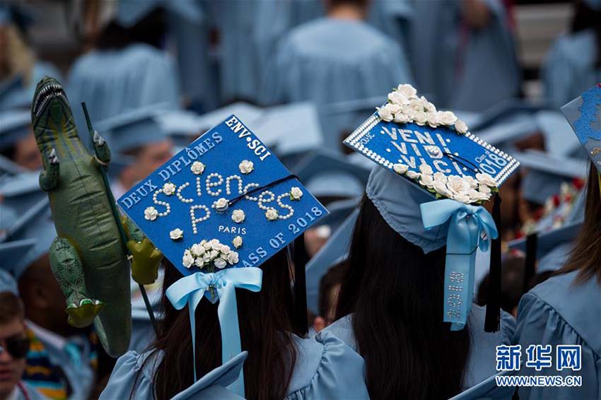 コロンビア大學(xué)で卒業(yè)式　中國(guó)人留學(xué)生も參加