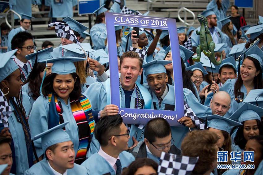 コロンビア大學(xué)で卒業(yè)式　中國人留學(xué)生も參加