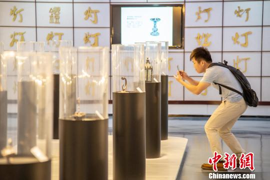 2百點(diǎn)以上のランプが物語る電気の歴史