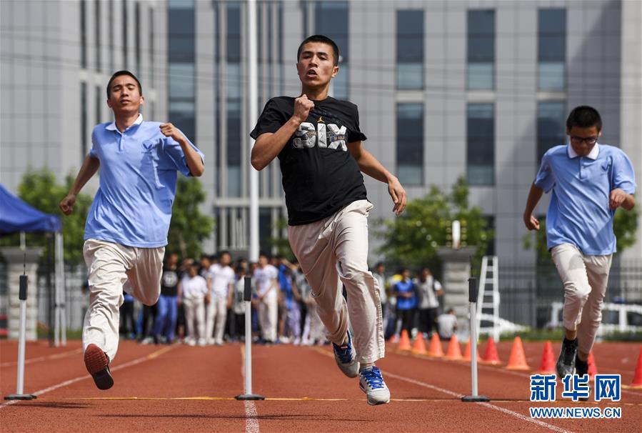 ウルムチ市の體育試験が「電子試験官」でより公正に