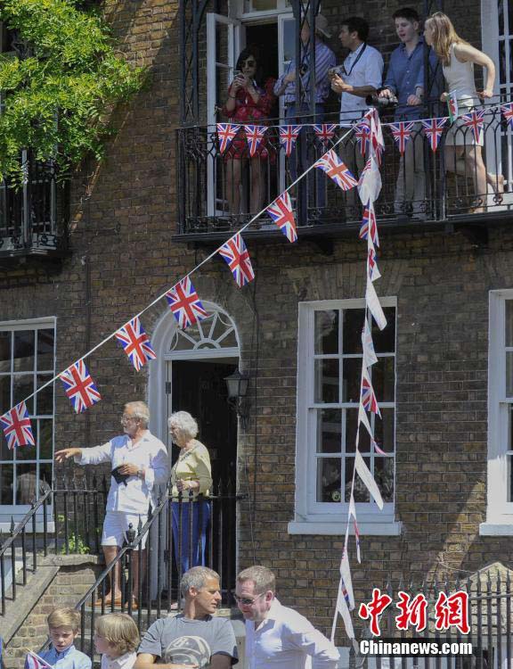 ヘンリー王子夫妻の挙式に約10萬(wàn)人　英國(guó)