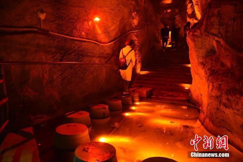 1億4千萬年をかけて形成された「華北一険しい鍾乳洞」の神秘さ　山西省