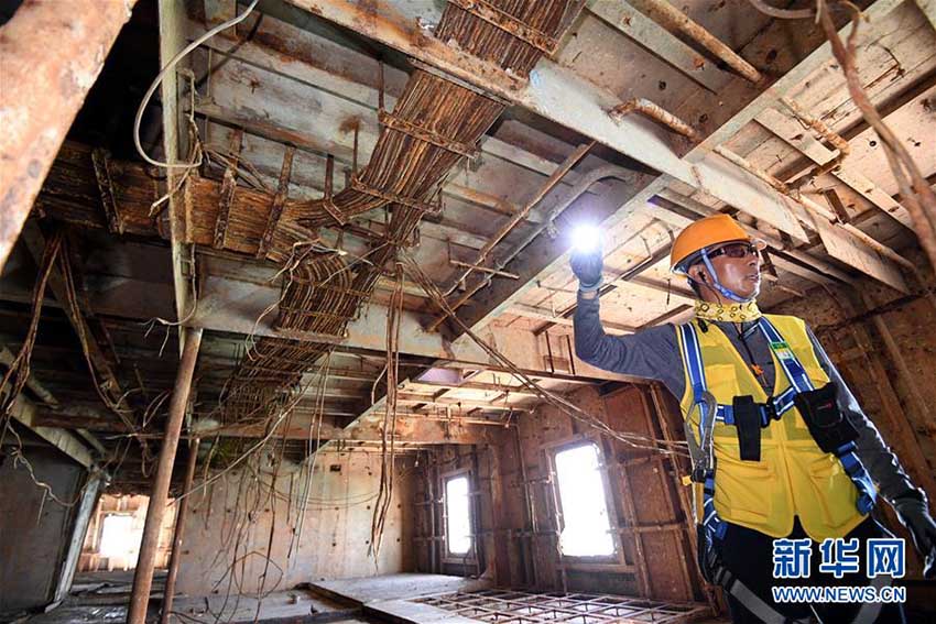 引き揚げられた韓國の沈沒船「セウォル號」船內明らかに