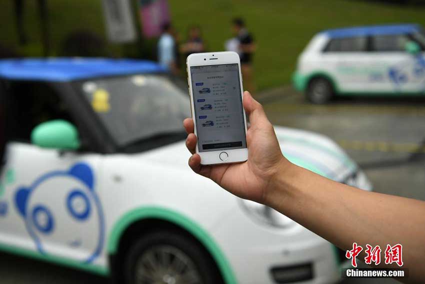 アプリで自分のいる場(chǎng)所まで自動(dòng)運(yùn)転でやってくるシェア自動(dòng)車登場(chǎng)　重慶市