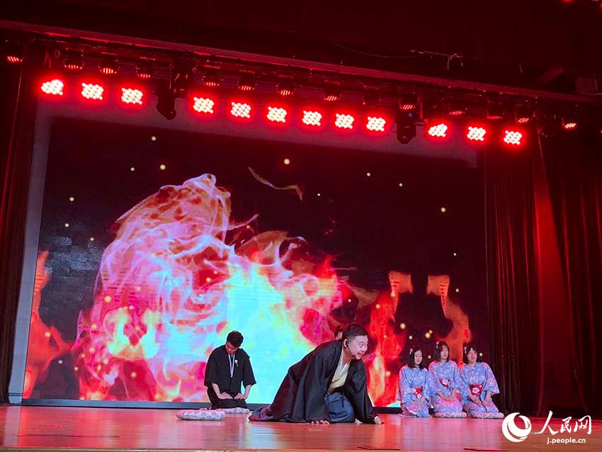 主役も脇役も熱演光る！北京第二外國語學院第37回演劇大會