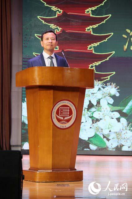 主役も脇役も熱演光る！北京第二外國語學院第37回演劇大會