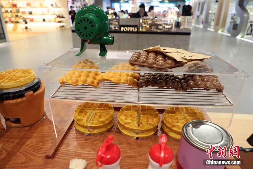 米アニメキャラ「ぼくらベアベアーズ」が香港の地元グルメを體験？