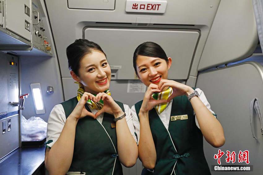 大陸部初の臺(tái)灣籍チーフパーサーが初フライト