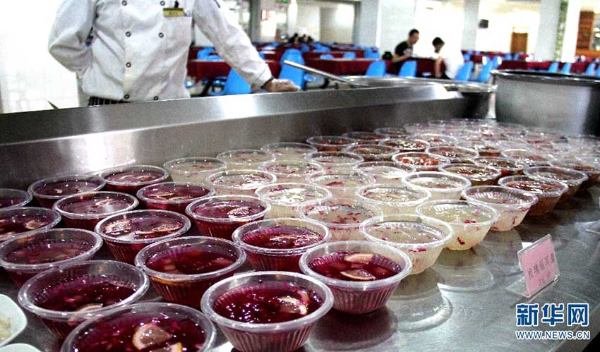 バラは見るもの？食べるもの？雲(yún)南大學(xué)のバラメニューがネットで話題に