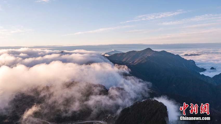 息をのむほどの美しさ　湖北省神農(nóng)架國(guó)家公園