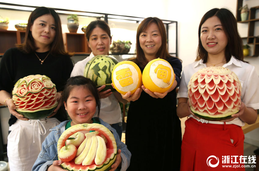 スイカで花開いた「富の花」　浙江省徳清県