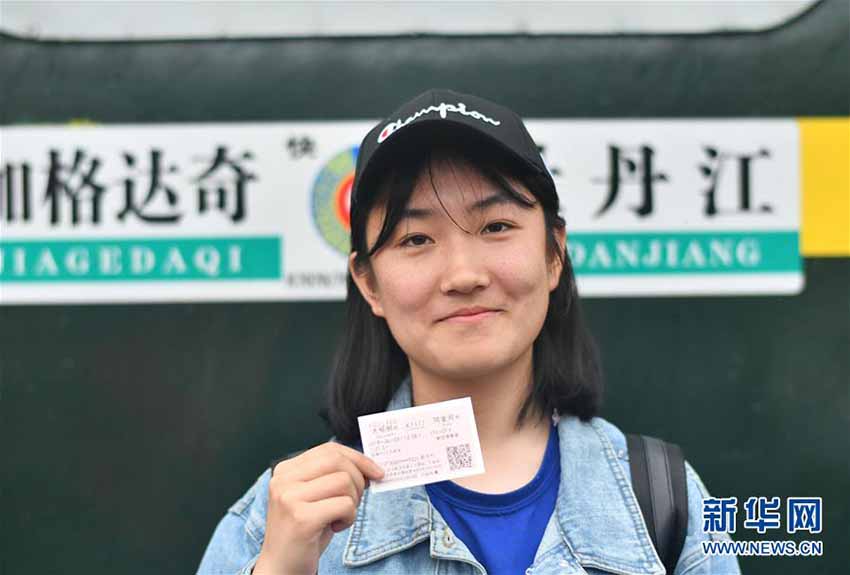 山間地の受験生たちの夢乗せて走る「高考専用列車」