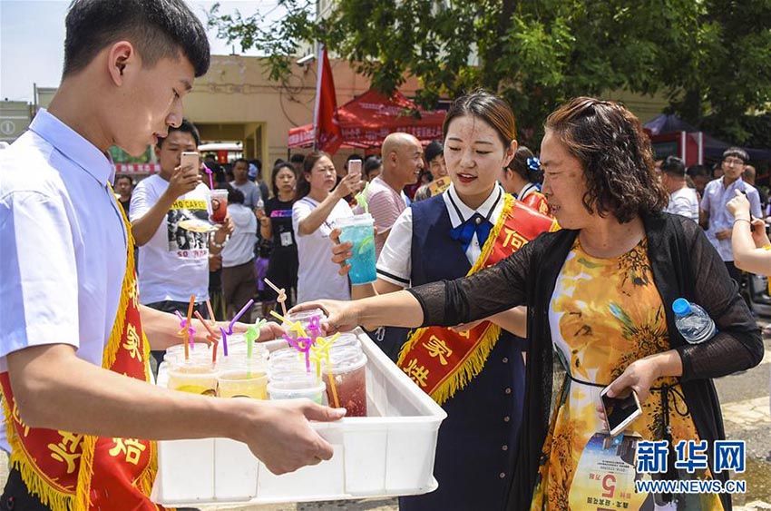 高考の受験生たちを陰ながら支える人たち