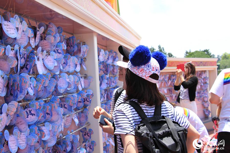 TDLとTDSで七夕プログラムスタート　ドナルドダックの誕生日祝いも