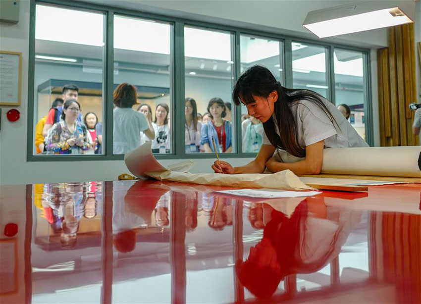 故宮博物院の文物醫(yī)院が初公開　ボランティアも始動(dòng)