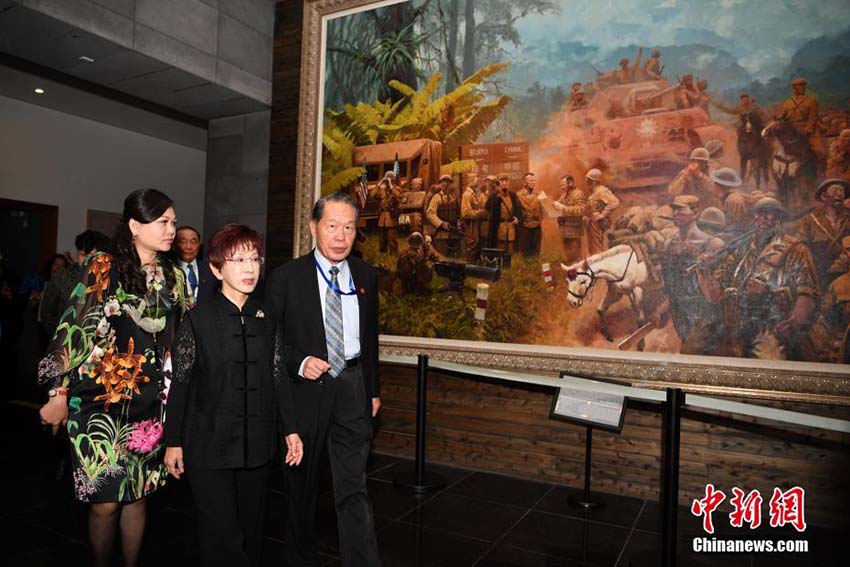 洪秀柱前主席率いる訪問(wèn)団が雲(yún)南省の騰沖殉國(guó)者墓園で戦死者を追悼