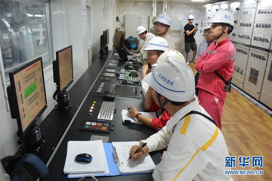 中國(guó)製ポンプ浚渫船「天鯤號(hào)」が初の試験航行に成功