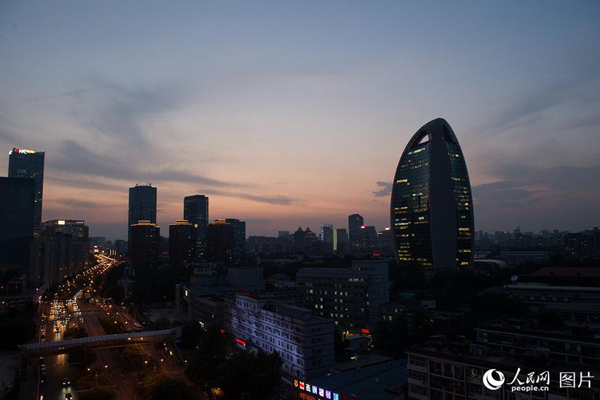 人民日?qǐng)?bào)が創(chuàng)刊70周年