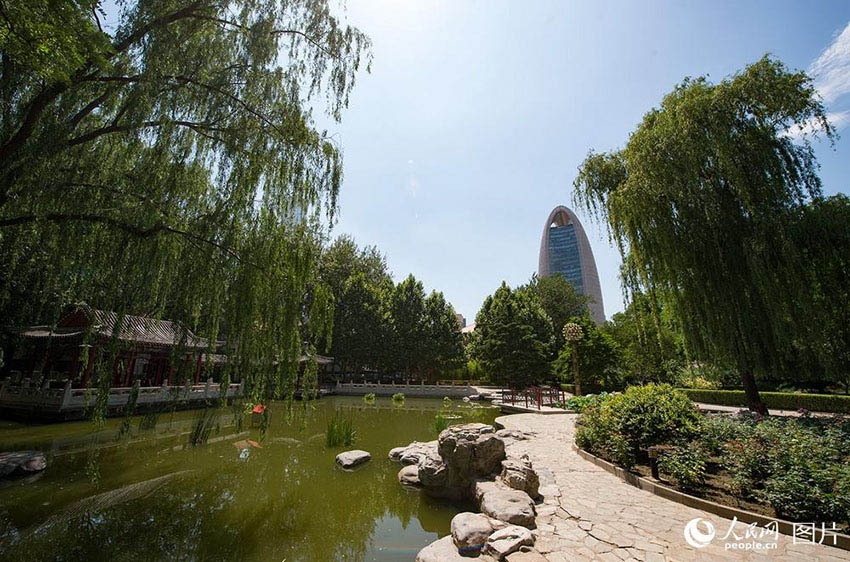 人民日?qǐng)?bào)が創(chuàng)刊70周年