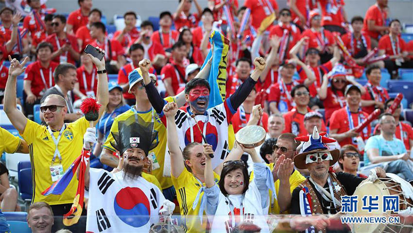 W杯予選リーグ　個(gè)性豊かなサポーターたち