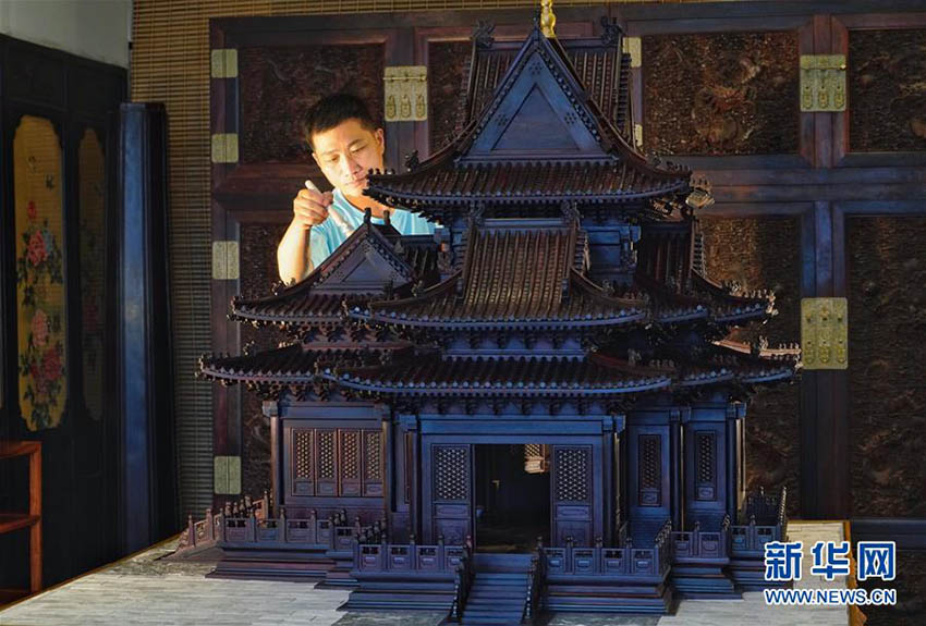 職人魂ここにあり！大城県の職人による手作りの故宮角樓模型　河北省