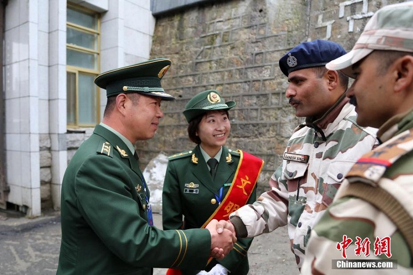 西蔵のナトゥ?ラ峠越え、今年初のインドの參拝客が入國(guó)