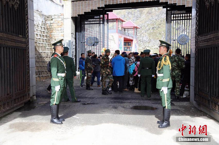 西蔵のナトゥ?ラ峠越え、今年初のインドの參拝客が入國(guó)