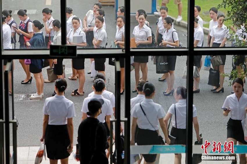 乗組員採(cǎi)用試験に「00後」の応募者が集まる　上海