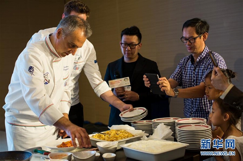 蘭州牛肉ラーメンとパスタのコラボイベント　ローマ