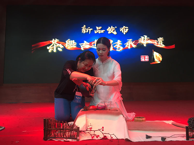 夏バテに効果的な「六堡茶」　海外メディアが見(jiàn)る広西2018