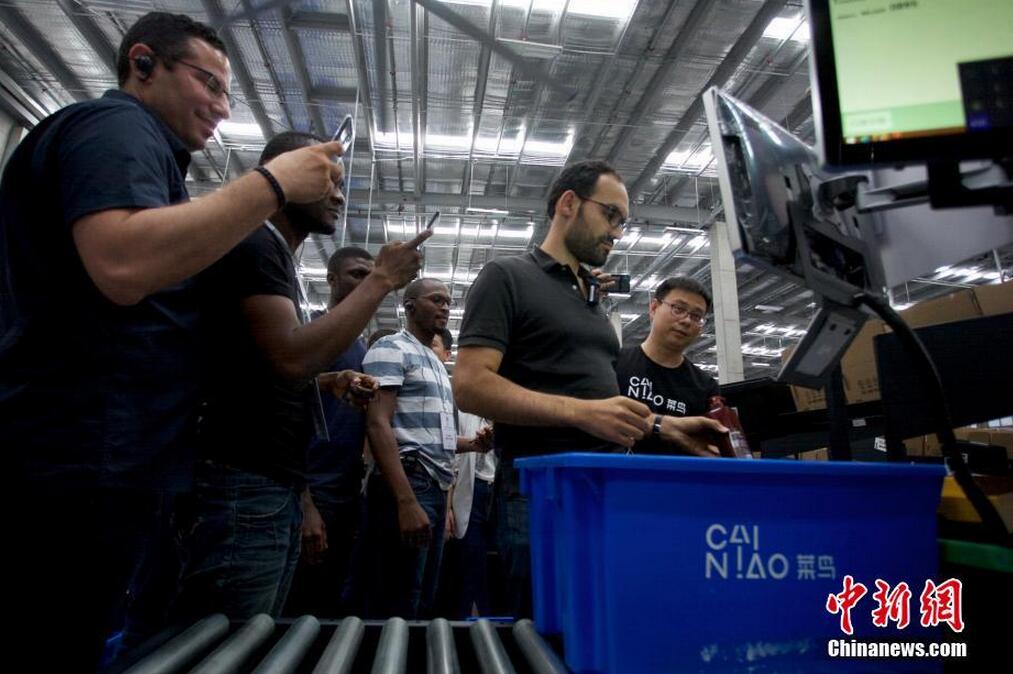 90後アフリカ女性「中國(guó)の宅配體験を國(guó)にもち帰る」