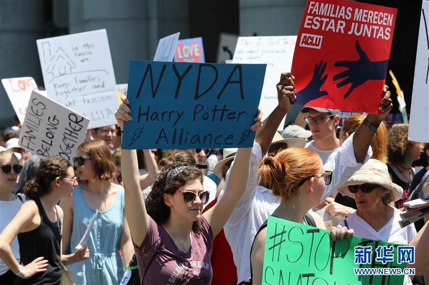 米國國內(nèi)各地で移民法?政策の抗議集會