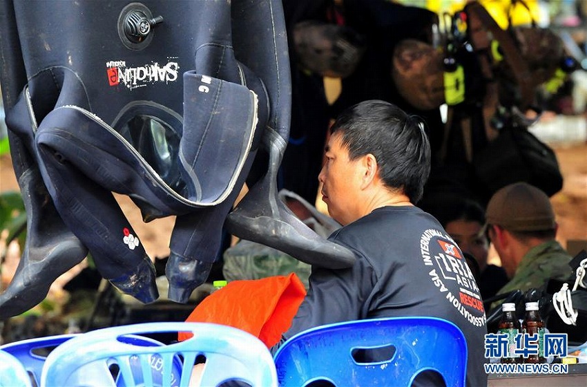 タイ洞窟で立ち往生の少年サッカーチーム、中國(guó)からもレスキュー隊(duì)派遣