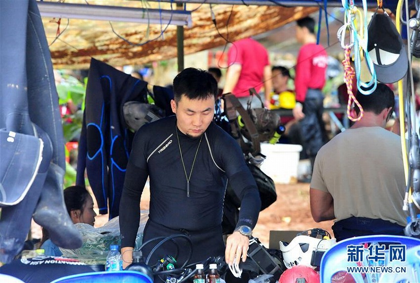 タイ洞窟で立ち往生の少年サッカーチーム、中國からもレスキュー隊派遣