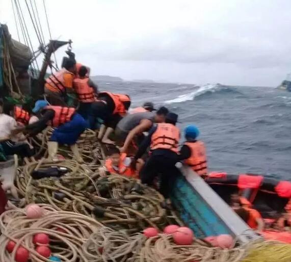 プーケット島で遊覧船転覆　観光客17人死亡、いまも行方不明者多數(shù)